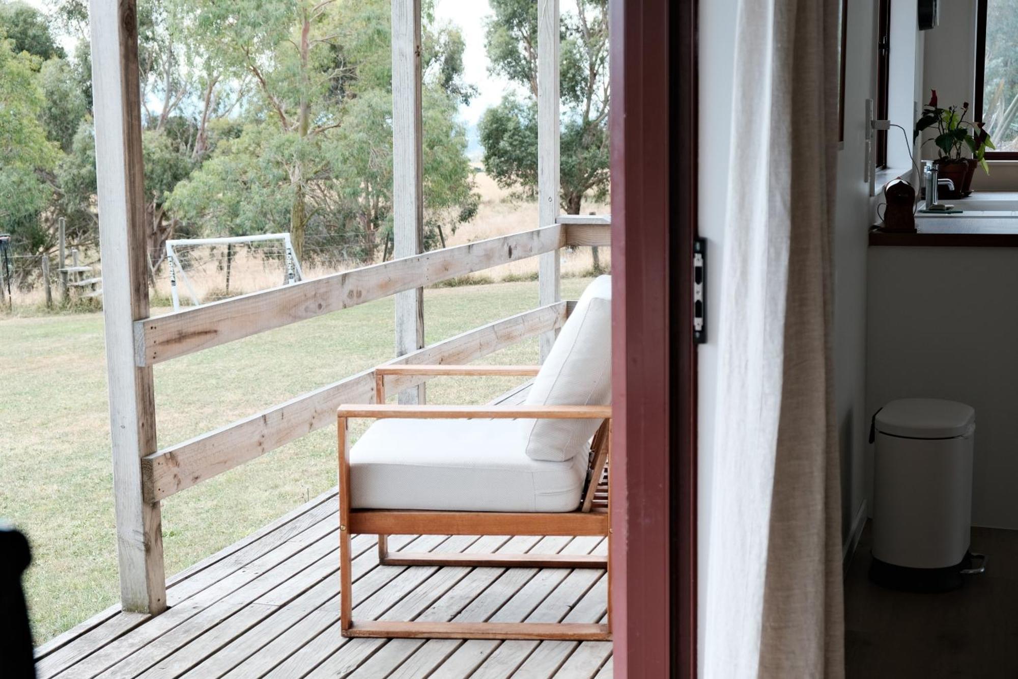 A Cabin With A Big View, Comfort And Tranquility, Close To Vines Martinborough Esterno foto